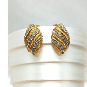 Hobe' Earrings - Rich Elegance by HOBE' - Clip On Style Gold/Crystals